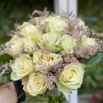 The Bride'S Flower - Off White